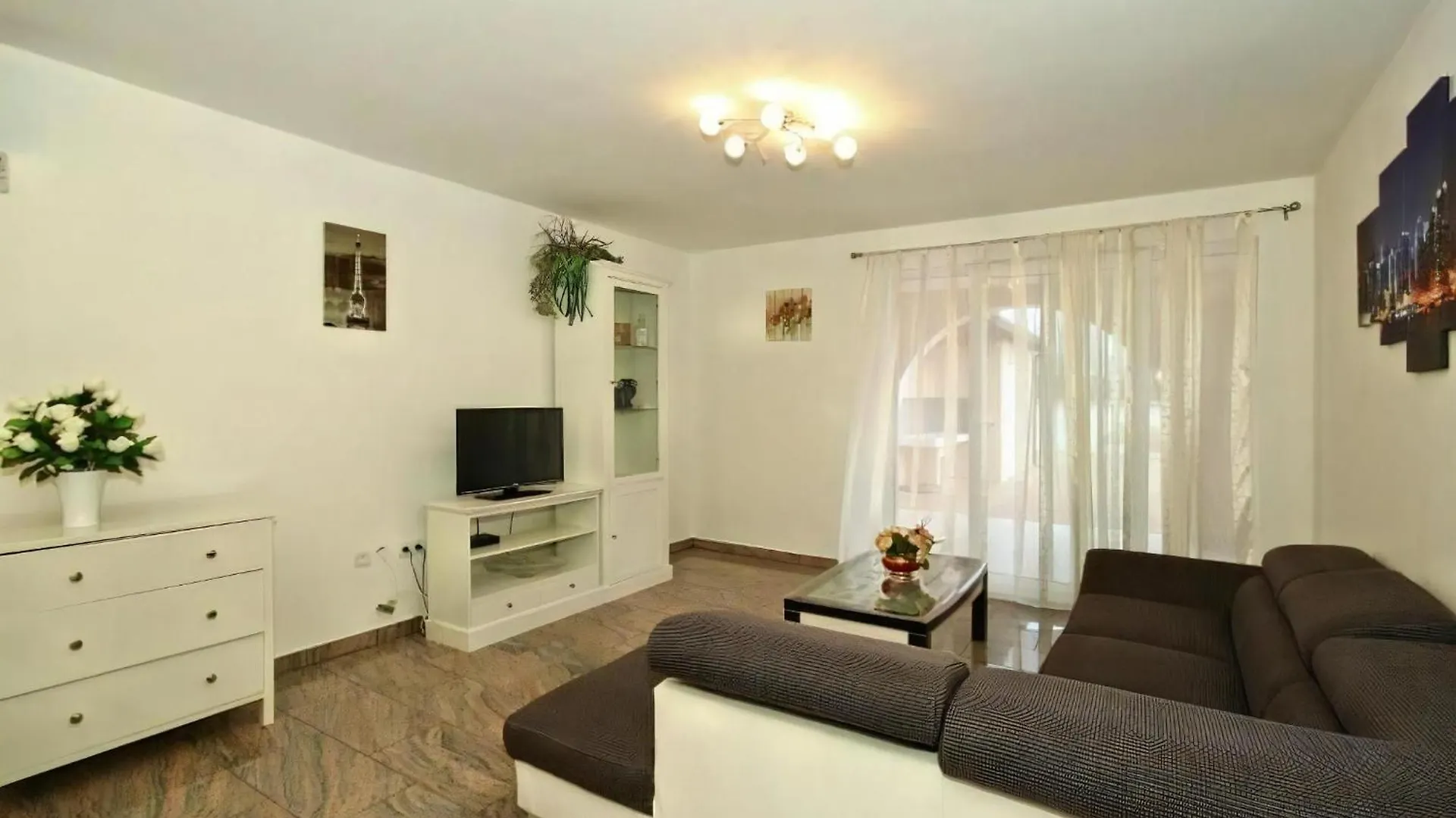 Ferienhaus Mit Pool, Terrasse Und Parkplatz Буйе