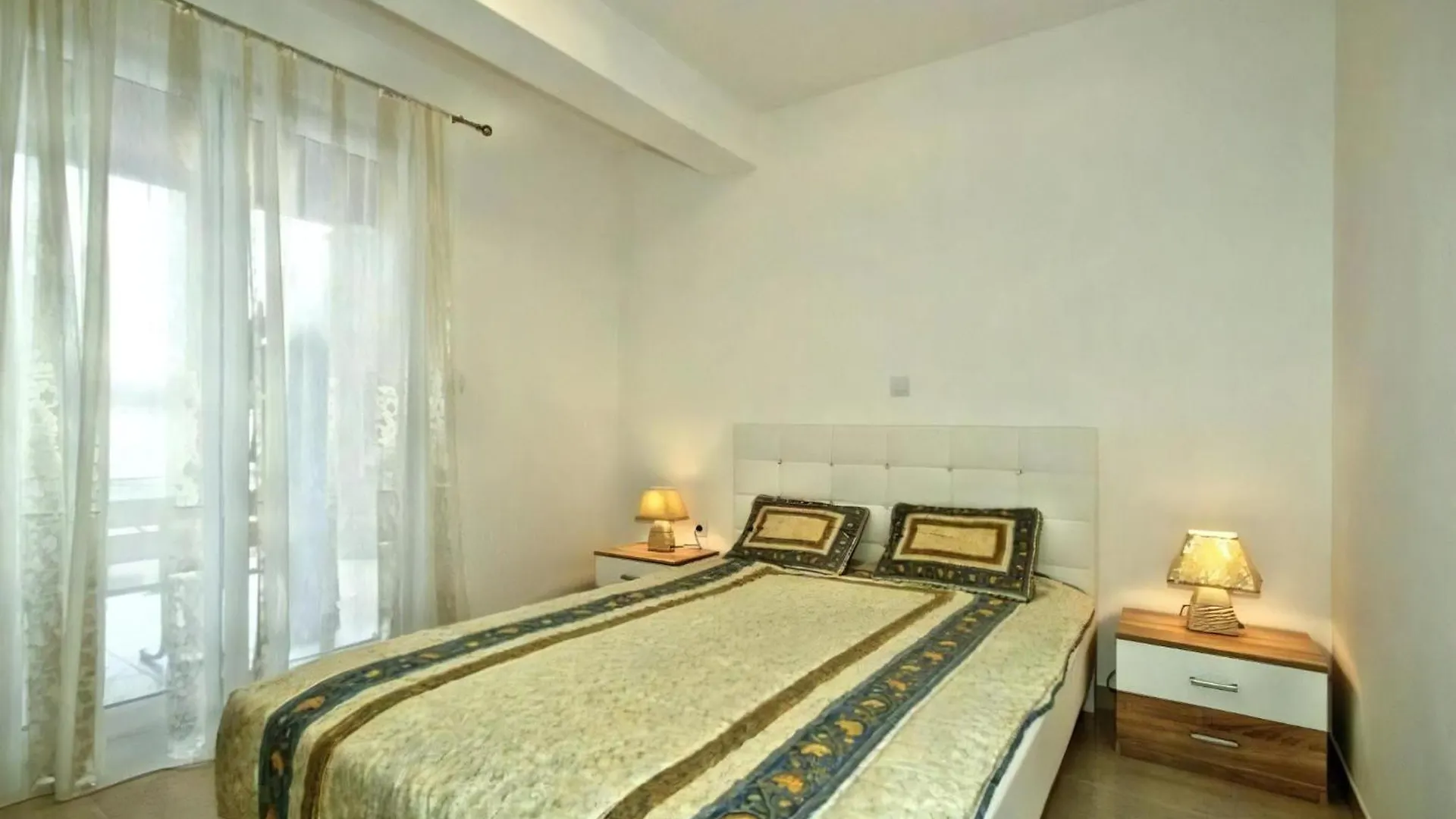 Дом отдыха Ferienhaus Mit Pool, Terrasse Und Parkplatz Буйе